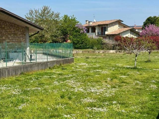 Terreno in vendita a Grassobbio, Lombardia