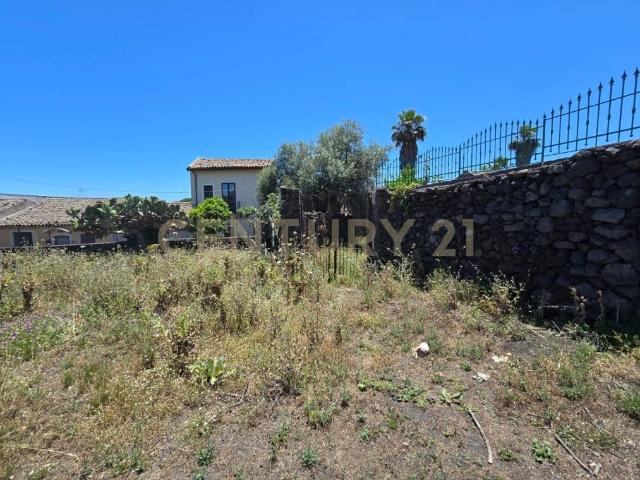 Terreno in vendita a Gravina Di Catania, Sicilia