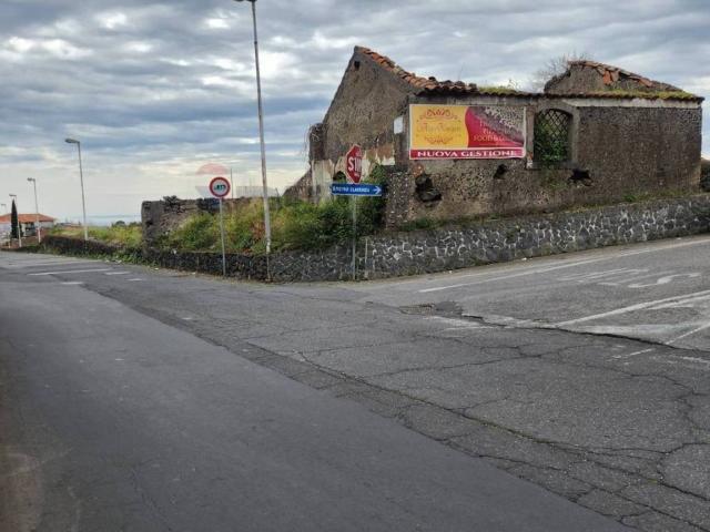 Terreno in vendita a Gravina Di Catania, Sicilia