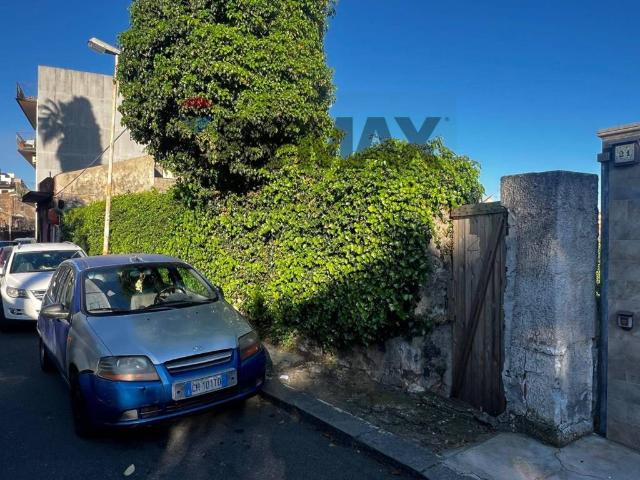 Terreno in vendita a Gravina Di Catania, Sicilia