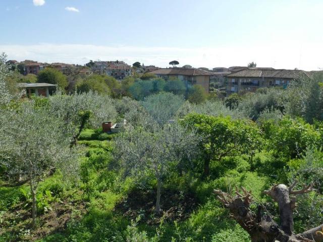 Terreno in vendita a Gravina Di Catania, Sicilia