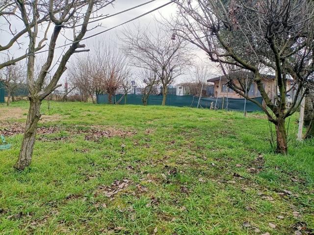 Terreno in vendita a Grezzago, Lombardia