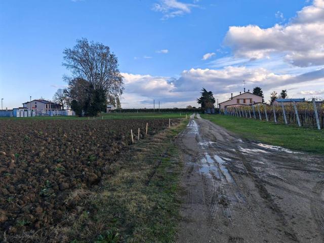 Terreno in vendita a Nuovo Circondario Imolese, Imola