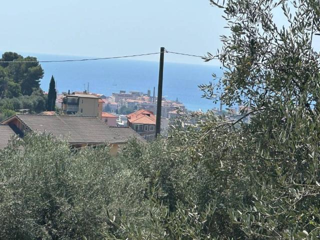 Terreno in vendita a Imperia, Liguria