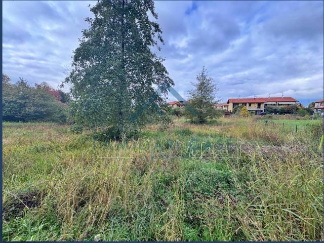 Terreno in vendita a Inarzo, Lombardia