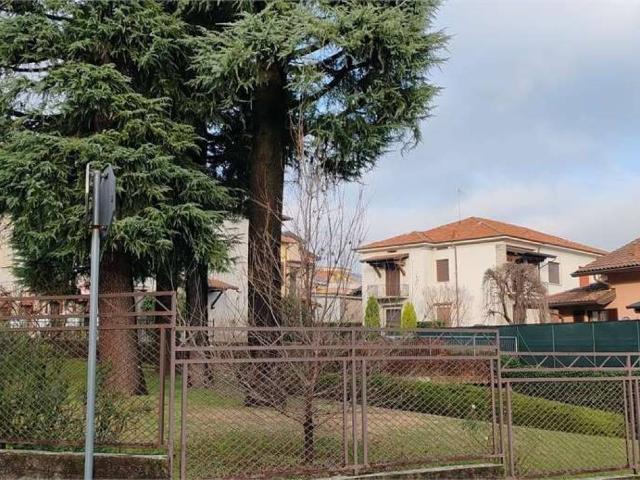 Terreno in vendita a Inverigo, Lombardia