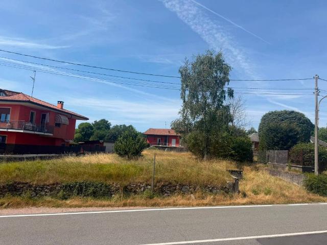 Terreno in vendita a Invorio Superiore, Piemonte
