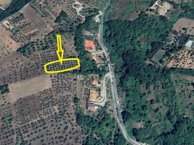 Terreno in vendita a Isernia, Molise