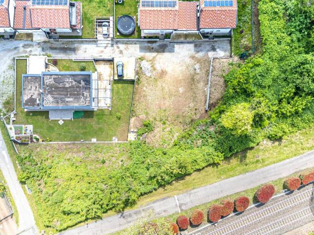Terreno in vendita a Jerago Con Orago, Lombardia