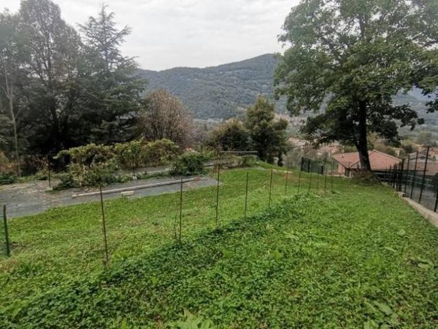 Terreno in vendita a Laino, Lombardia