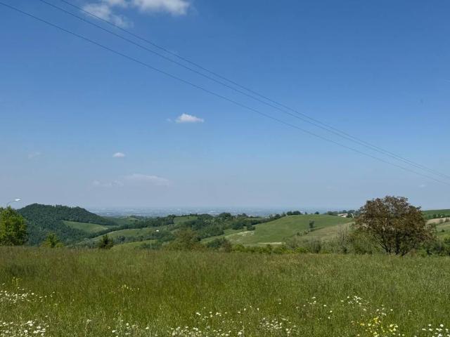 Terreno in vendita a Langhirano, Reggio Emilia