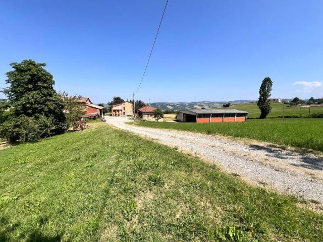 Terreno in vendita a Langhirano, Reggio Emilia