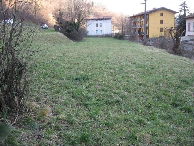 Terreno in vendita a Lasnigo, Lombardia