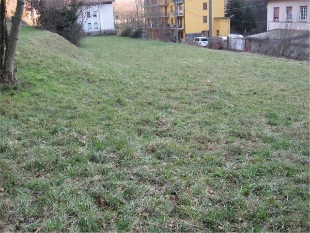 Terreno in vendita a Lasnigo, Lombardia