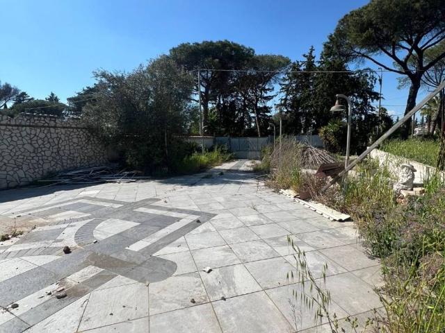 Terreno in vendita a Latina, Lazio