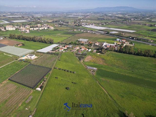 Terreno in vendita a Latina, Lazio