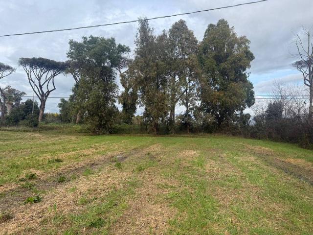 Terreno in vendita a Lido di Latina, Latina