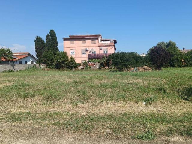 Terreno in vendita a Latina, Lazio