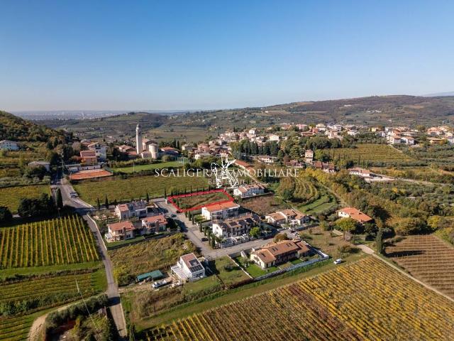 Terreno in vendita a Lavagno, San Briccio