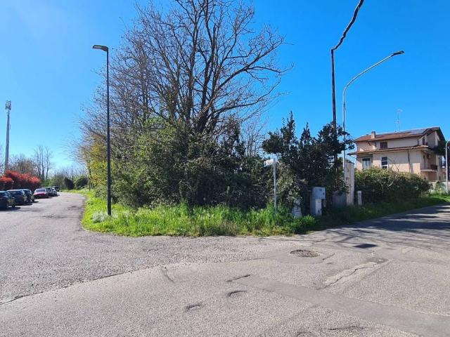 Terreno in vendita a Oltrestazione, Legnano