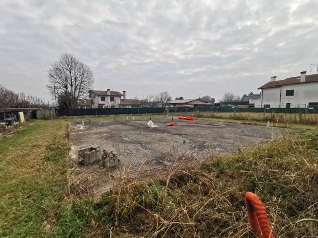Terreno in vendita a Legnaro, Veneto
