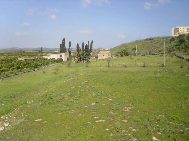 Terreno in vendita a Lentini, Sicilia