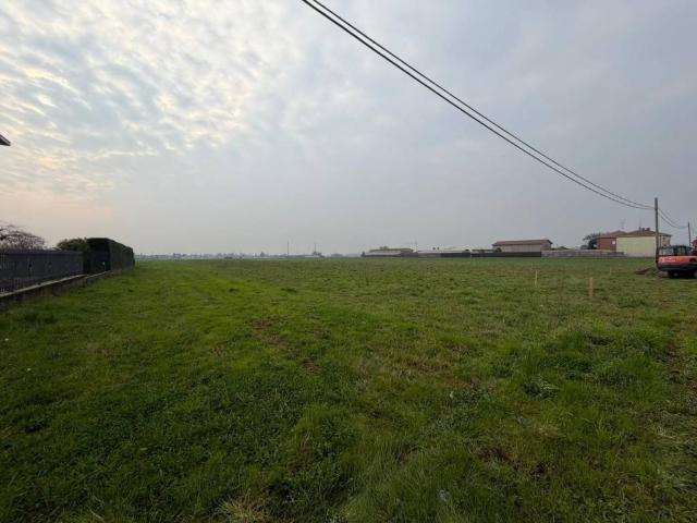 Terreno in vendita a Limido Comasco, Lombardia