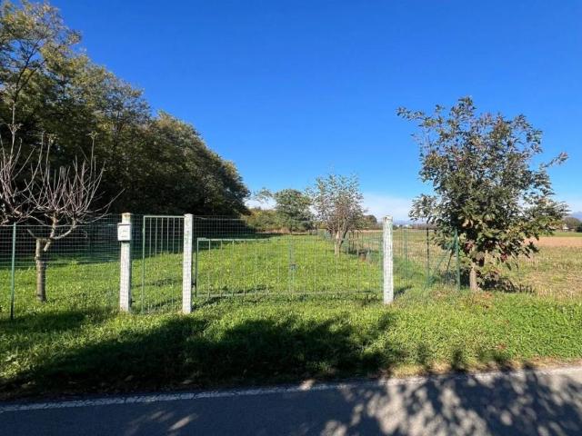 Terreno in vendita a Locate Varesino, Lombardia