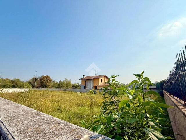 Terreno in vendita a Olmo, Lodi