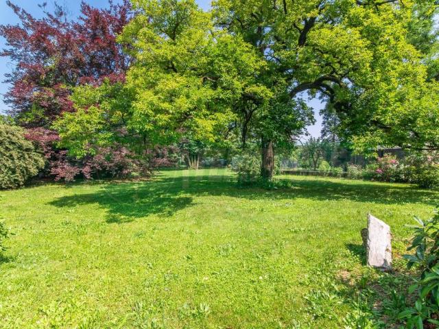 Terreno in vendita a Lonate Ceppino, Lombardia
