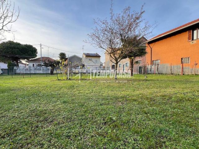Terreno in vendita a Lonate Pozzolo, Lombardia
