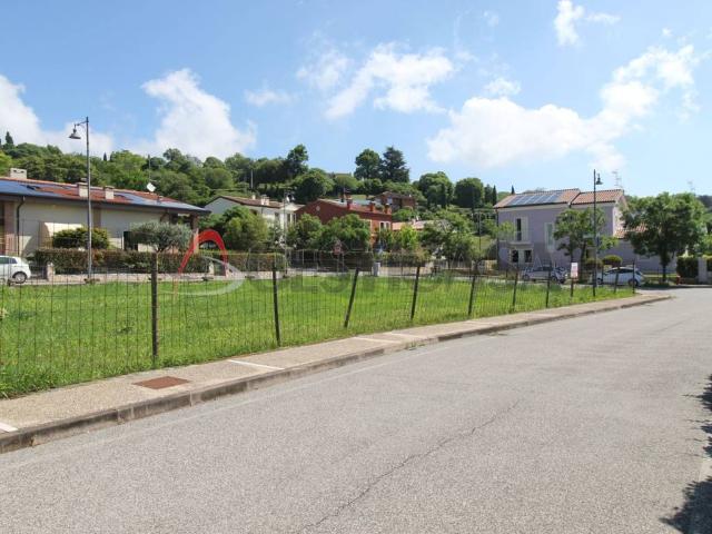 Terreno in vendita a Lonigo, Veneto