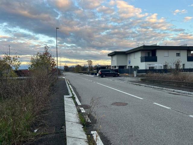 Terreno in vendita a Lurano, Lombardia