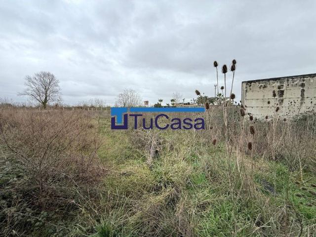 Terreno in vendita a Lusciano, Campania
