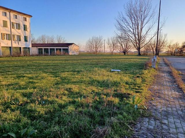 Terreno in vendita a Bassa Reggiana, Re