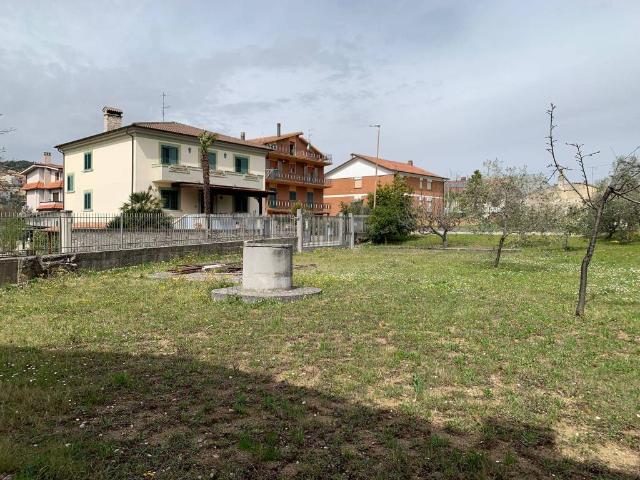 Terreno in vendita a Macchia D'isernia, Molise