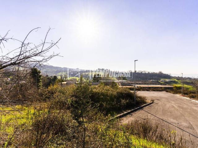 Terreno in vendita a Pace, Marche