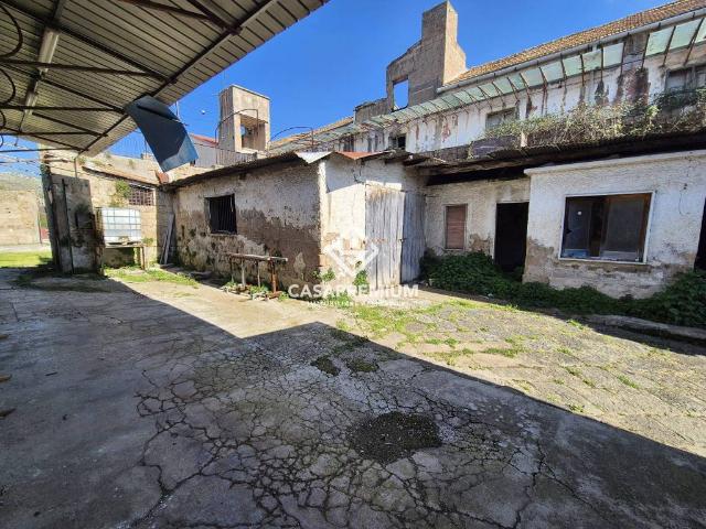 Terreno in vendita a Maddaloni, Campania