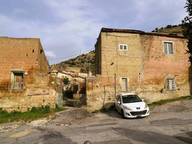 Terreno in vendita a Maddaloni, Campania