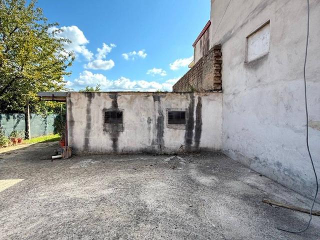 Terreno in vendita a Maddaloni, Campania