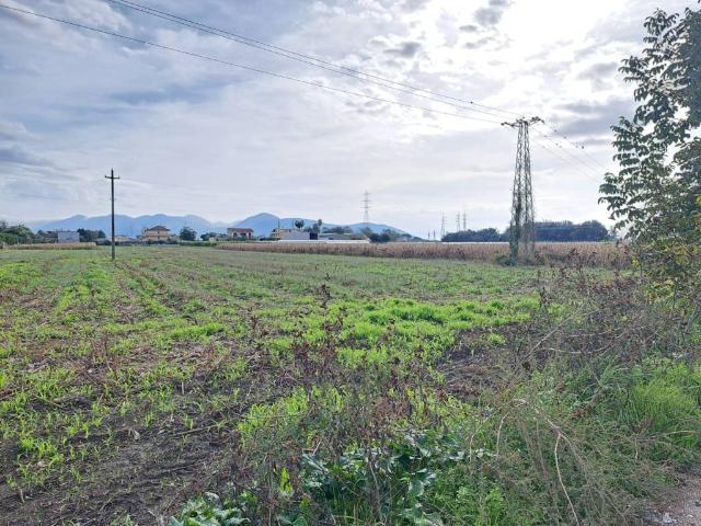 Terreno in vendita a Maddaloni, Campania