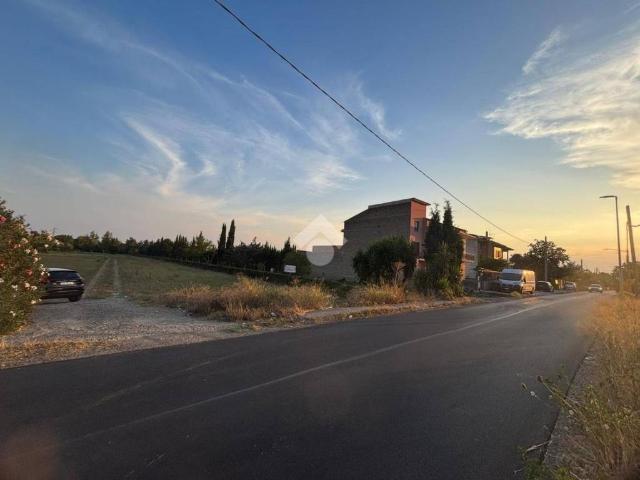 Terreno in vendita a Maddaloni, Campania