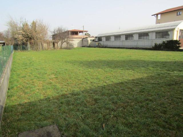 Terreno in vendita a Madone, Lombardia
