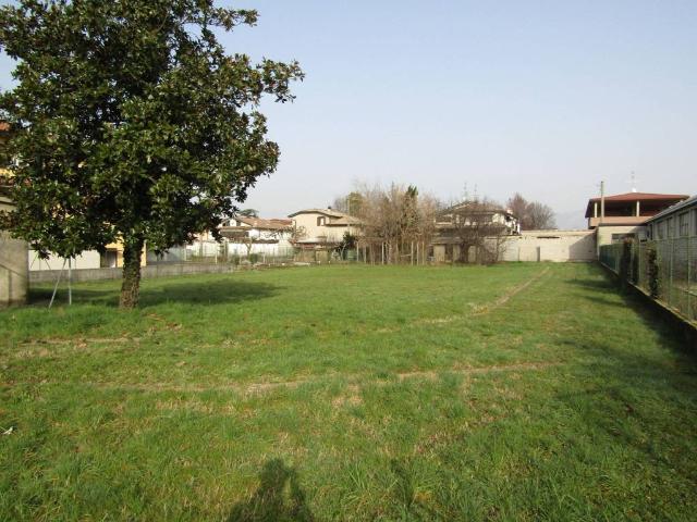 Terreno in vendita a Madone, Lombardia