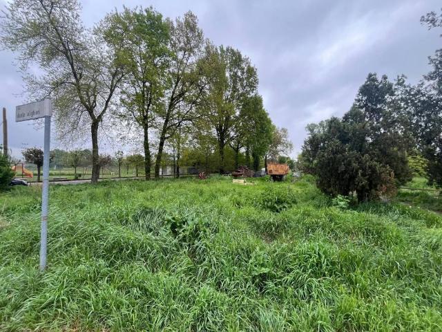 Terreno in vendita a Magherno, Lombardia