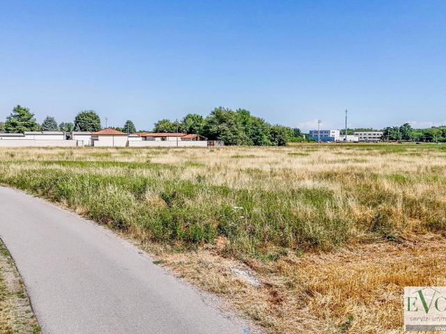 Terreno in vendita a Magnago, Lombardia