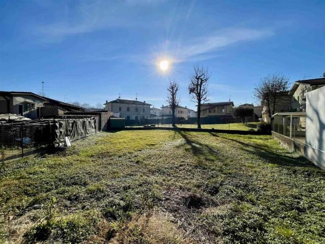Terreno in vendita a Manerbio, Lombardia