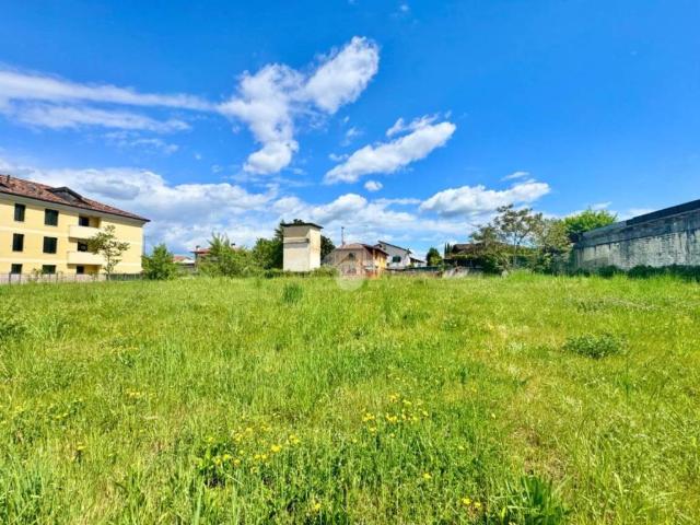 Terreno in vendita a Manzano, Friuli-Venezia Giulia