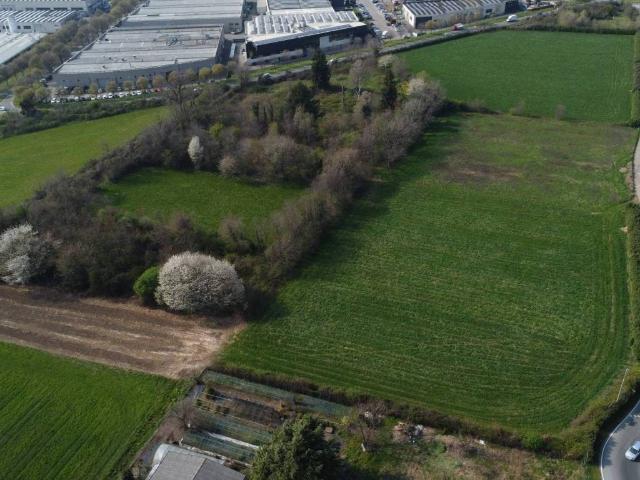 Terreno in vendita a Mariano Comense, Lombardia