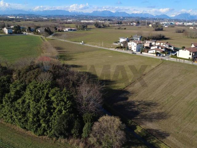 Terreno in vendita a Martignacco, Friuli-Venezia Giulia